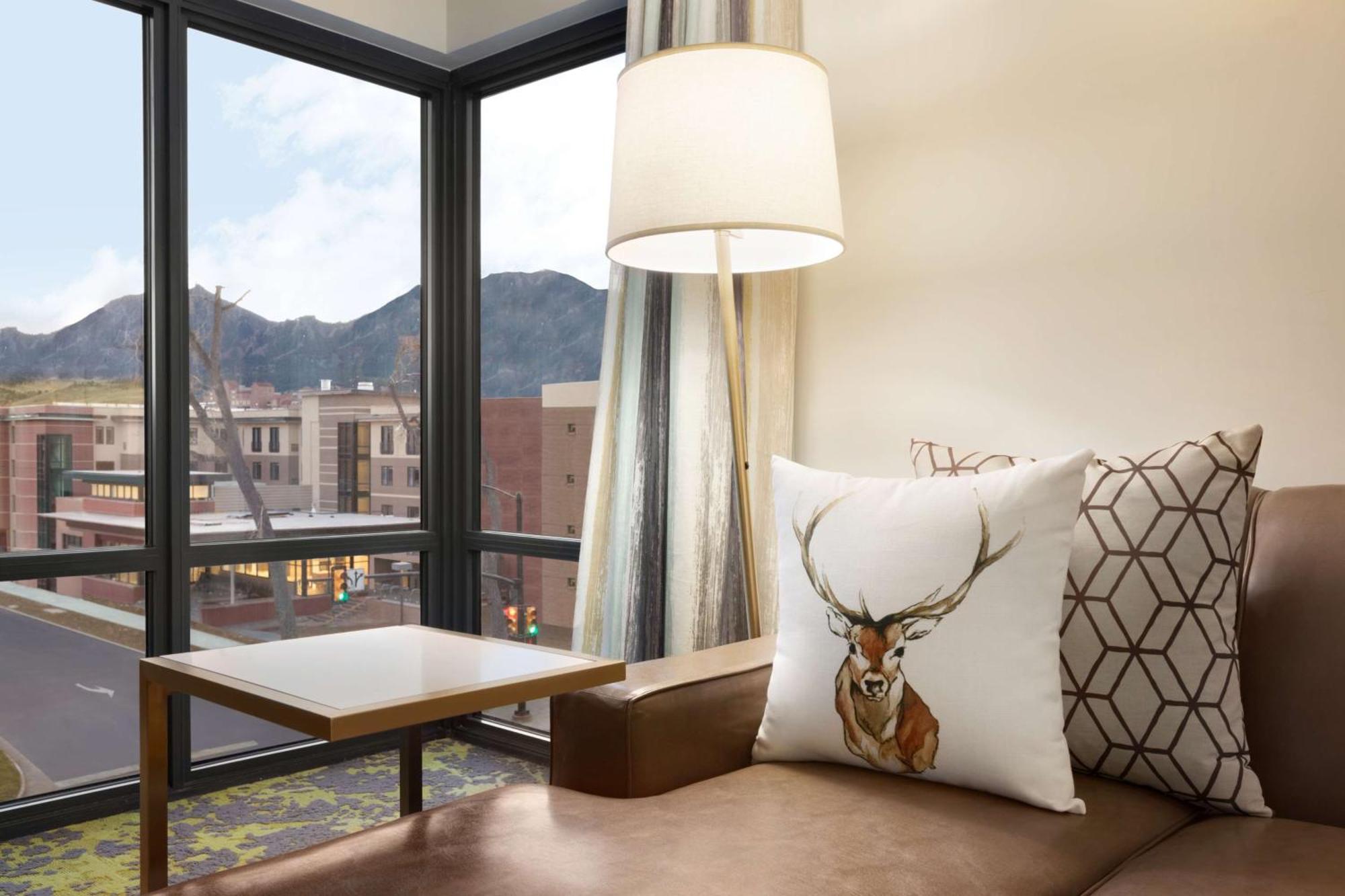 Embassy Suites By Hilton Boulder Esterno foto